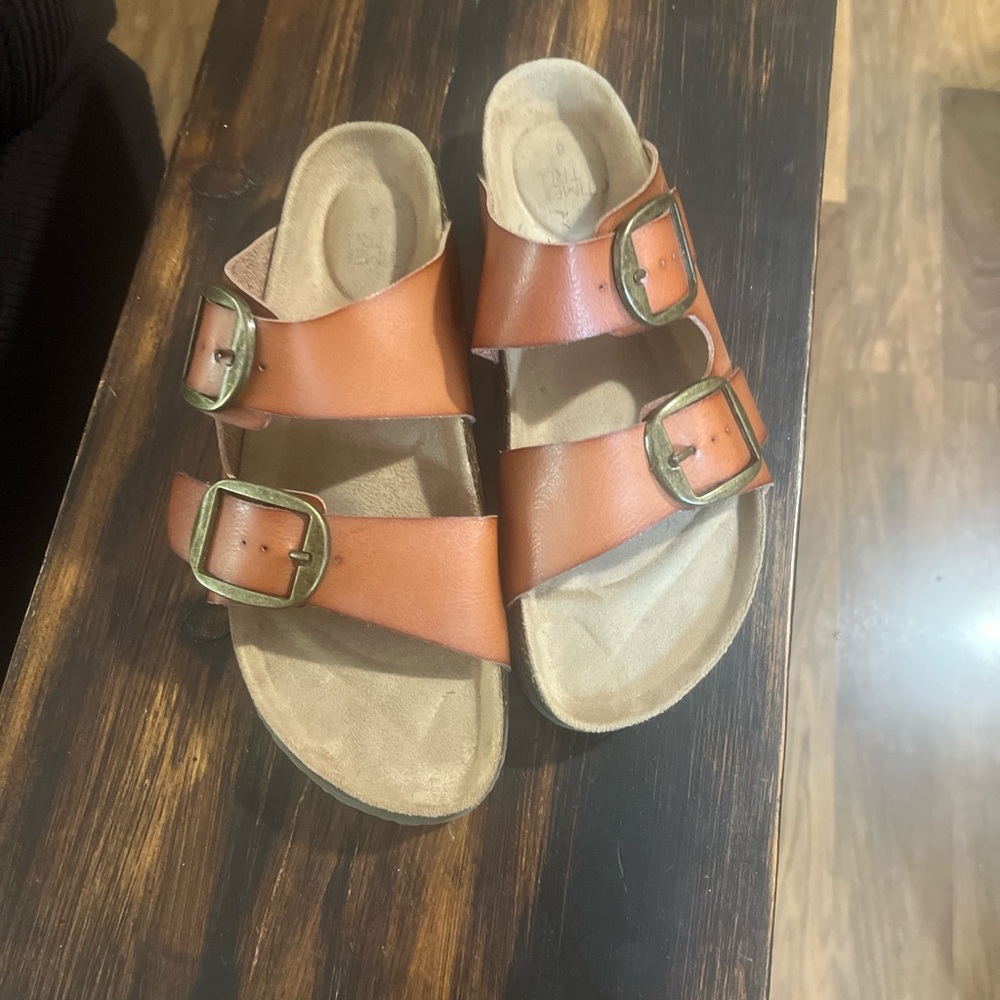Women’s brown sandals
